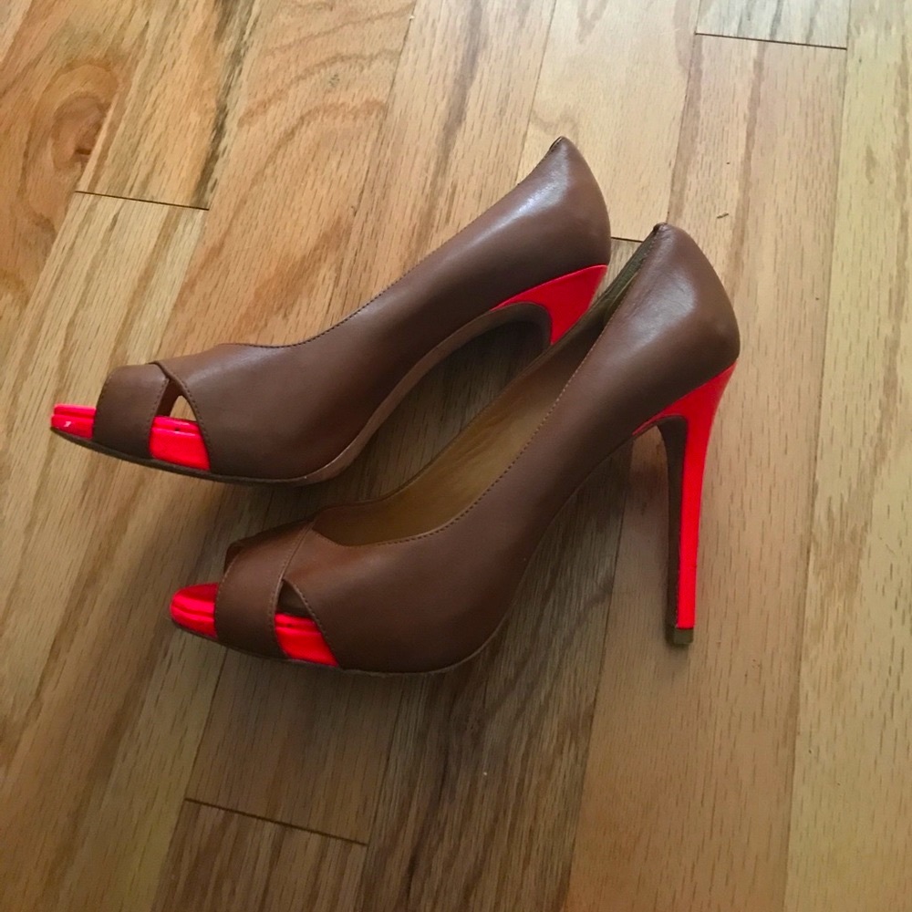 Sexy Ann taylor peep toe. Cognac leather hot pink